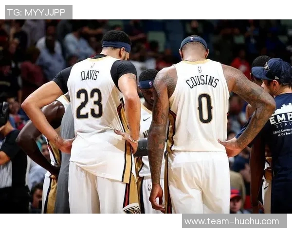 戴维斯回忆膝盖受伤瞬间手术后洗澡时泪流满面感慨万千