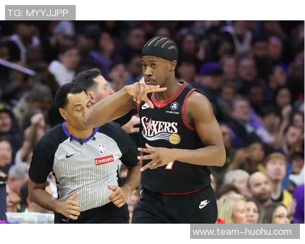 埃奇库姆表现出色近三场场均24分4板3助3断1封盖展现全面能力